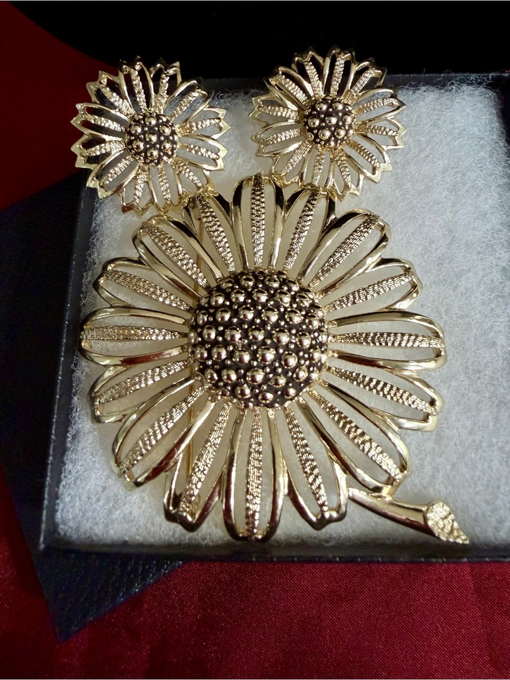 Sarah Coventry Sunflower Demi Parure, (earrings and brooch), vintage w/new box